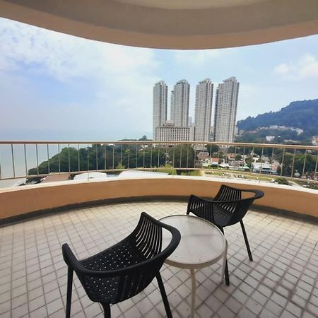 Rainbow Paradise Beachfront Penang ทานจุงบุงาห์ ภายนอก รูปภาพ
