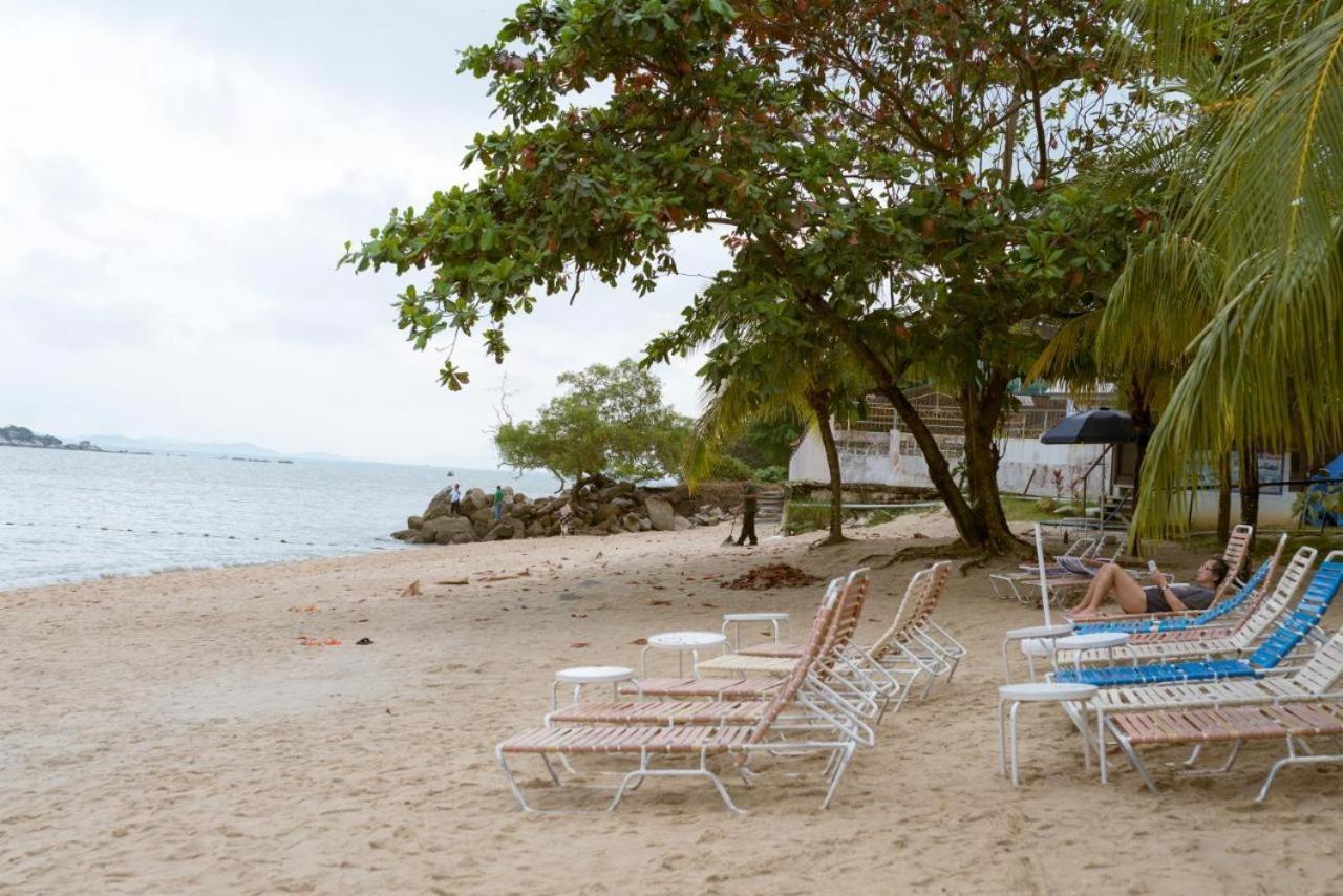 Rainbow Paradise Beachfront Penang ทานจุงบุงาห์ ภายนอก รูปภาพ