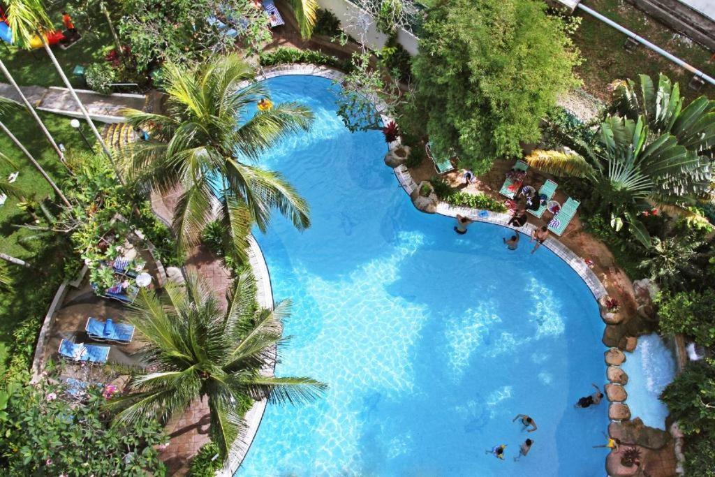 Rainbow Paradise Beachfront Penang ทานจุงบุงาห์ ภายนอก รูปภาพ